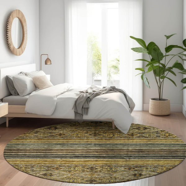 HomeRoots 5' Elegant Gray, Gold & Brown Medallion Washable Area Rug for Indoor and Outdoor Spaces 8' Round 615904