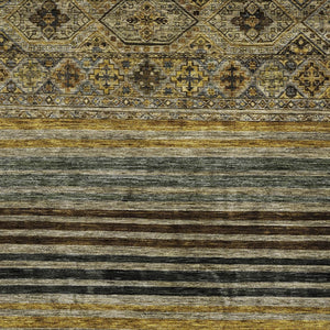 HomeRoots 5' Elegant Gray, Gold & Brown Medallion Washable Area Rug for Indoor and Outdoor Spaces 8' X 10' 615905