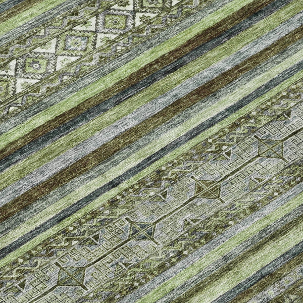 HomeRoots 5' Olive Green Gray Fern Southwestern Area Rug - Stylish, Washable, Durable for Indoor & Outdoor Use 8' Round 615970