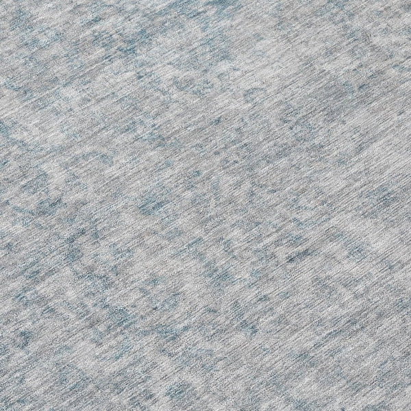 HomeRoots 5' Contemporary Silver and Beige Abstract Area Rug for Indoor Outdoor High-Traffic Spaces, Washable 8' Round 616030