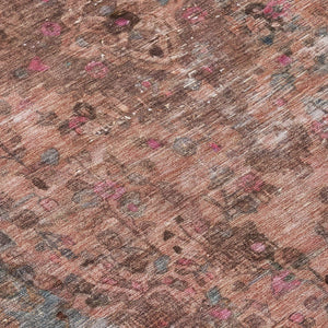 HomeRoots 5' Elegant Medallion Washable Area Rug in Soft Pink and Mauve - Durable, Stylish for Indoor & Outdoor Use 8' Round 616072
