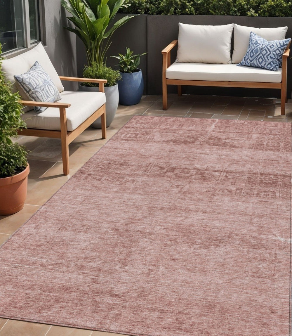 HomeRoots 5' Blush and Mauve Medallion Area Rug - Stylish, Washable Indoor/Outdoor Rug for Versatile Spaces 5' X 8' 616101