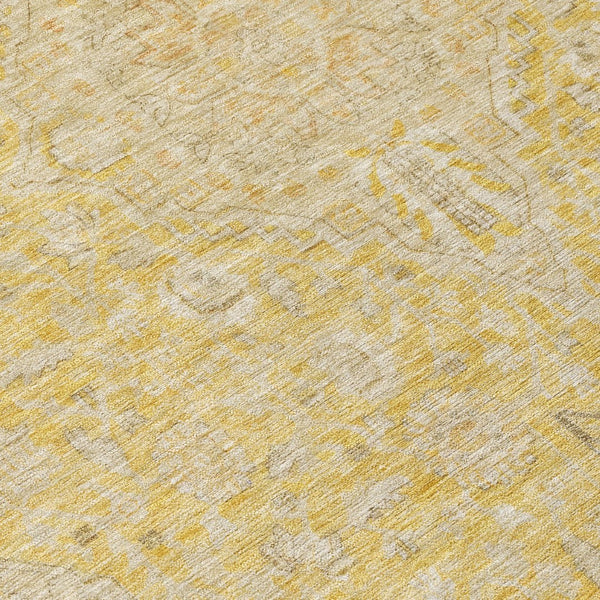HomeRoots 5' Timeless Wheat and Gold Medallion Area Rug - Washable, Durable, Perfect for Indoor and Outdoor Spaces 8' Round 616300