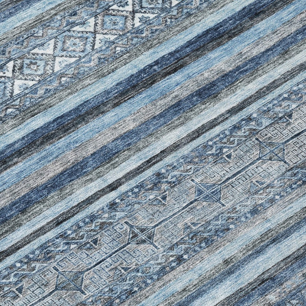 HomeRoots 5' Timeless Blue and Gray Oriental Washable Area Rug for Indoor and Outdoor Versatile Spaces 8' Round 616336