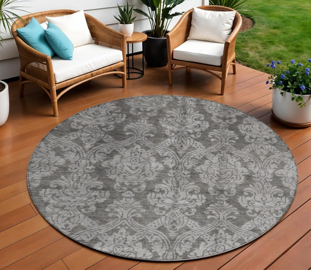 HomeRoots 5' Elegant Gray and Pewter Damask Rug - Washable Indoor/Outdoor Area Rug for High-Traffic Spaces 8' Round 616528
