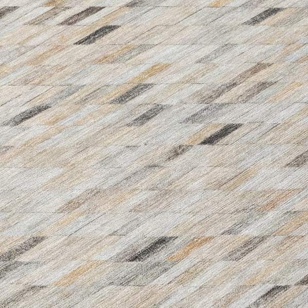 HomeRoots 5' Stylish Linen and Gray Geometric Area Rug - Durable, Washable Design for Indoor and Outdoor Use 8' Round 616558