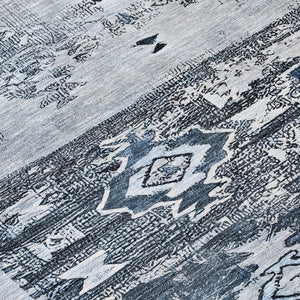 HomeRoots 5' Blue and Denim Blue Aztec Indoor Outdoor Area Rug - Stylish, Washable, and Durable for Any Space 8' Round 616594