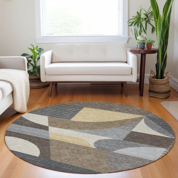 HomeRoots 5' Geometric Indoor Outdoor Area Rug in Brown Taupe and Wheat – Durable, Washable, Stylish Design 8' Round 616720