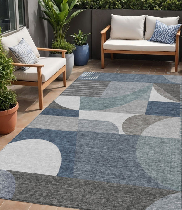 HomeRoots 5' Modern Geometric Area Rug in Gray-Blue & Ivory – Washable, Durable for Indoor/Outdoor Spaces 5' X 8' 616725