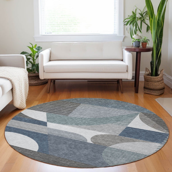HomeRoots 5' Modern Geometric Area Rug in Gray-Blue & Ivory – Washable, Durable for Indoor/Outdoor Spaces 8' Round 616726