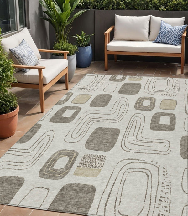 HomeRoots 5' Modern Geometric Area Rug in Beige and Tan – Washable Indoor/Outdoor Durable Style for Any Space 5' X 8' 616797