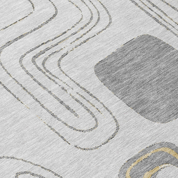 HomeRoots 5' Modern Geometric Area Rug in Gray-Silver and Gold - Washable, Durable, Indoor/Outdoor Style 8' Round 616810
