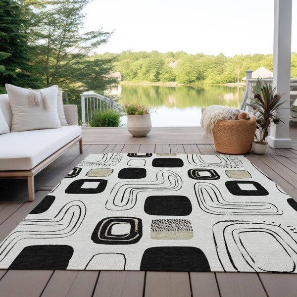 HomeRoots 5' Stylish Ivory, Black & Beige Geometric Washable Area Rug for Indoor & Outdoor Spaces, Durable & Versatile 616815