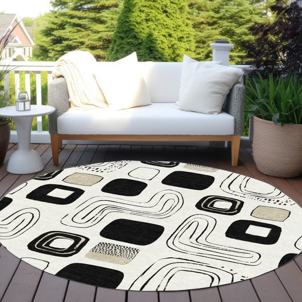 HomeRoots 8' Ivory Black and Beige Round Geometric Area Rug - Modern Washable Design for Indoor/Outdoor Use 616816