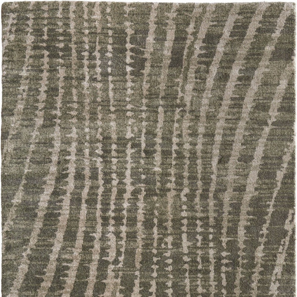 Homeroots 10' Stylish Abstract Area Rug - Durable, Stain Resistant & Perfect For Homes With Kids And Pets! Green,Tan Polypropylene Blend 617097