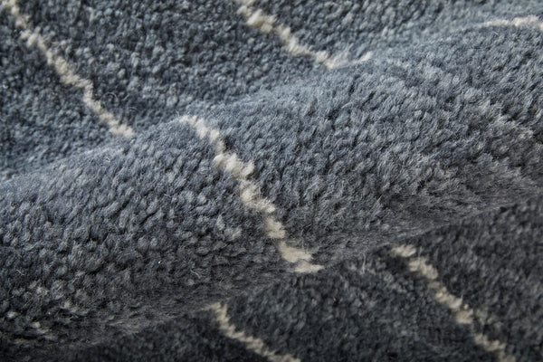 Homeroots 8' X 10' Gray And Ivory Abstract Hand Knotted Distressed Area Rug - Stain Resistant, Unique Style! Gray,Ivory Wool Blend 617264