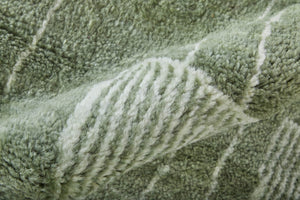 Homeroots 8' X 10' Hand Knotted Green And Ivory Abstract Area Rug - Unique, Stain Resistant, Bohemian Charm! Green,Ivory Wool Blend 617265