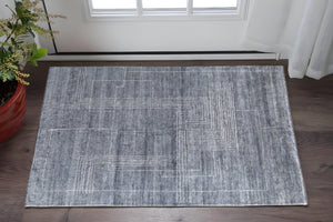 Homeroots 8' X 10' Gray And Ivory Abstract Hand Knotted Area Rug - Stylish, Stain Resistant, Unique Bohemian Design Gray,Ivory Wool Blend 617267