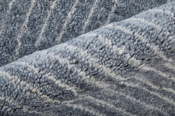 Homeroots 8' X 10' Gray And Ivory Abstract Hand Knotted Area Rug - Stylish, Stain Resistant, Unique Bohemian Design Gray,Ivory Wool Blend 617267