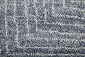 Homeroots 8' X 10' Gray And Ivory Abstract Hand Knotted Area Rug - Stylish, Stain Resistant, Unique Bohemian Design Gray,Ivory Wool Blend 617267