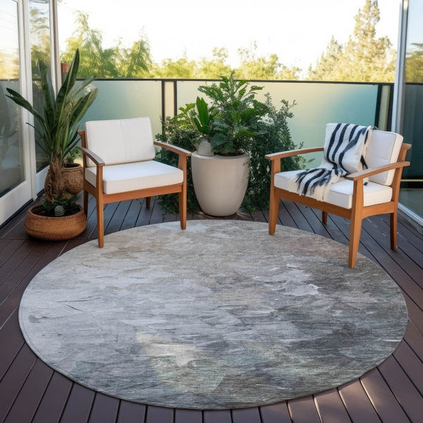 HomeRoots 5' Versatile Taupe Brown & Silver Abstract Washable Area Rug for Indoor/Outdoor Spaces 8' Round 617373