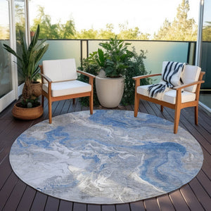 HomeRoots 5' Blue and Ivory Abstract Area Rug - Washable, Durable Indoor-Outdoor Design for Modern Spaces 8' Round 617622