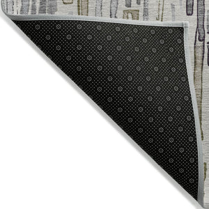 HomeRoots 5' Versatile Beige and Gray Striped Area Rug - Machine Washable, Durable for Indoor and Outdoor Use 5' X 8' 617687