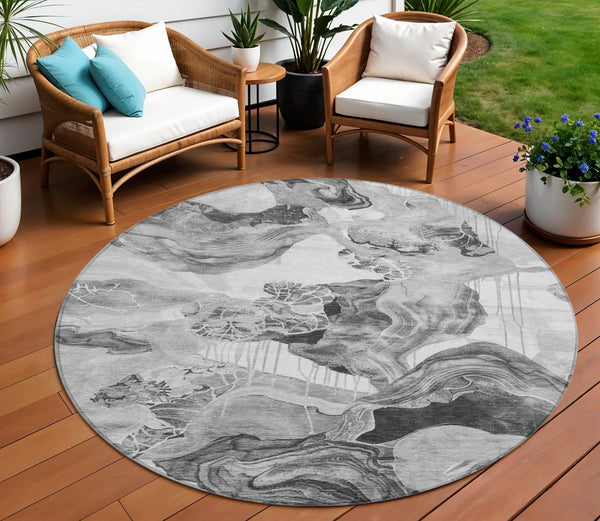 Homeroots 3' Abstract Washable Indoor Outdoor Area Rug - Stylish, Durable, And Perfect For High Traffic Spaces Gray Polyester 617886