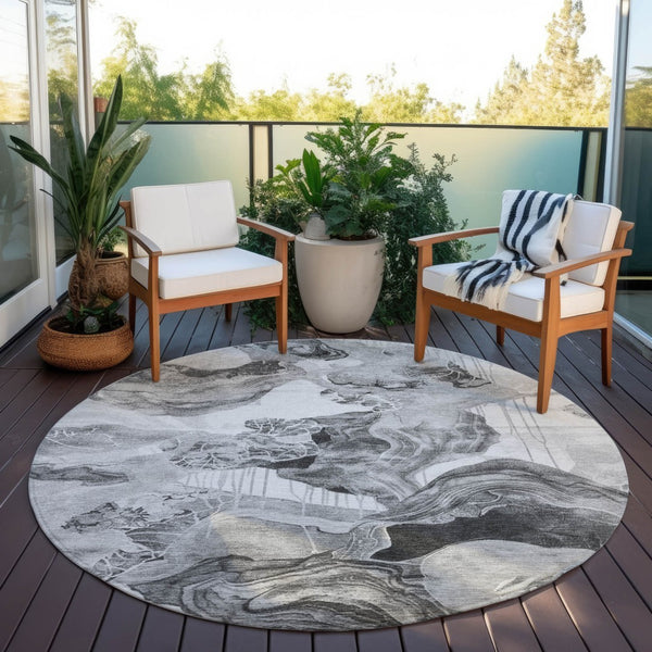 Homeroots 3' Abstract Washable Indoor Outdoor Area Rug - Stylish, Durable, And Perfect For High Traffic Spaces Gray Polyester 617886