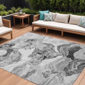 Homeroots 3' Abstract Washable Indoor Outdoor Area Rug - Stylish, Durable, And Perfect For High Traffic Spaces Gray Polyester 617888