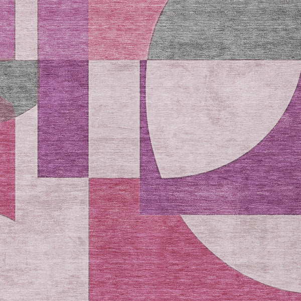 Homeroots 3' Geometric Washable Indoor Outdoor Area Rug - Stylish, Durable & Stain Resistant For Any Space Blush Polyester 617897