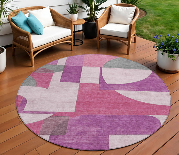 Homeroots 3' Geometric Washable Indoor Outdoor Area Rug - Stylish, Durable & Stain Resistant For Any Space Blush Polyester 617898