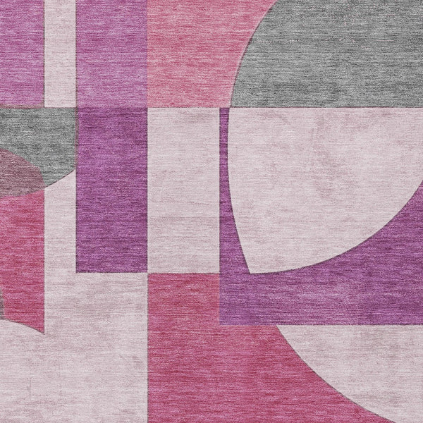 Homeroots 3' Geometric Washable Indoor Outdoor Area Rug - Stylish, Durable & Stain Resistant For Any Space Blush Polyester 617899