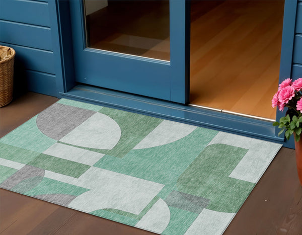 Homeroots 3' Geometric Washable Indoor Outdoor Area Rug - Stylish, Durable & Stain Resistant For Any Space Green Polyester 617908