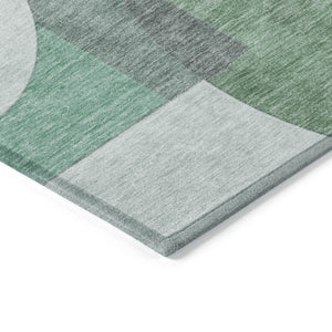 Homeroots 3' Geometric Washable Indoor Outdoor Area Rug - Stylish, Durable & Stain Resistant For Any Space Green Polyester 617908