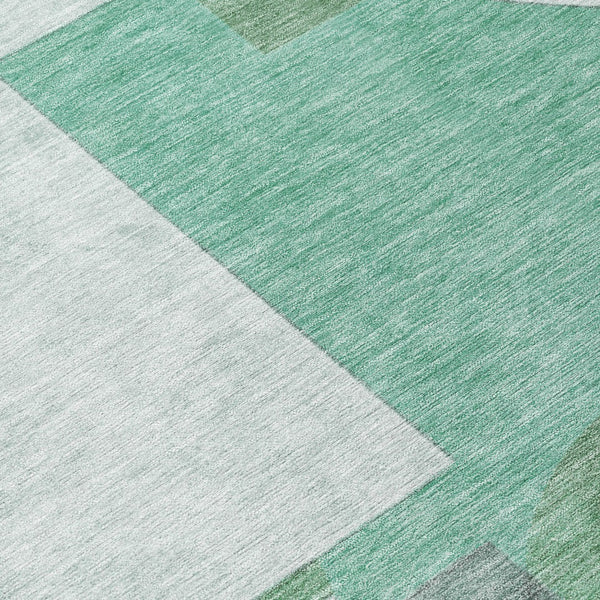 Homeroots 3' Geometric Washable Indoor Outdoor Area Rug - Stylish, Durable & Stain Resistant For Any Space Green Polyester 617910