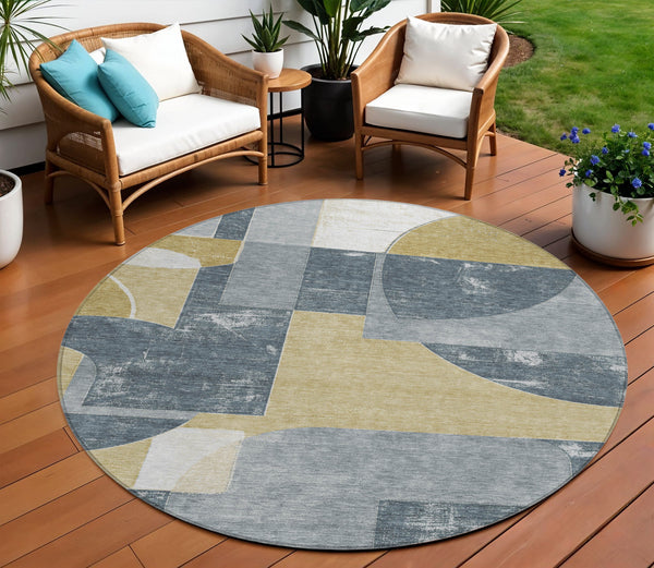 Homeroots 3' Geometric Washable Indoor Outdoor Area Rug - Stylish, Durable & Stain Resistant For Any Space Gray Polyester 617916
