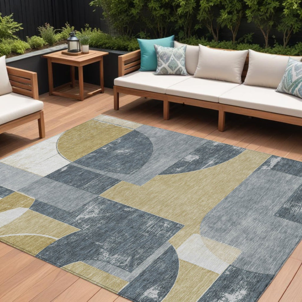 HomeRoots 5' Gray and Gold Geometric Indoor-Outdoor Area Rug - Durable, Washable, Modern Style for Any Space 8' X 10' 617917