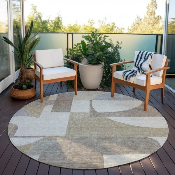 Homeroots 3' Geometric Washable Indoor Outdoor Area Rug - Stylish, Durable & Stain Resistant For Any Space Khaki Polyester 617922