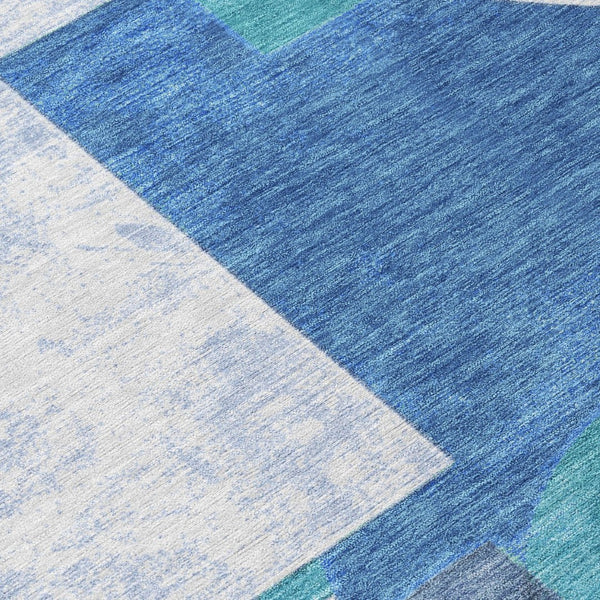 HomeRoots 5' Teal Blue And Ivory Geometric Area Rug – Stylish, Washable, Indoor/Outdoor Comfort for Any Space 8' Round 617928