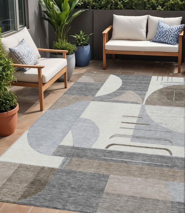 HomeRoots 5' Modern Taupe Gray and Ivory Geometric Washable Area Rug for Indoor and Outdoor Spaces 5' X 8' 617999