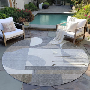 HomeRoots 5' Modern Taupe Gray and Ivory Geometric Washable Area Rug for Indoor and Outdoor Spaces 8' Round 618000