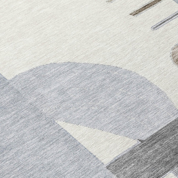 HomeRoots 5' Modern Taupe Gray and Ivory Geometric Washable Area Rug for Indoor and Outdoor Spaces 8' Round 618000