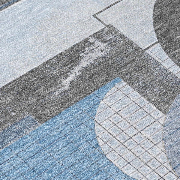 HomeRoots 5' Stylish Blue and Gray Geometric Area Rug for Indoor and Outdoor Spaces - Durable and Washable 8' Round 618012
