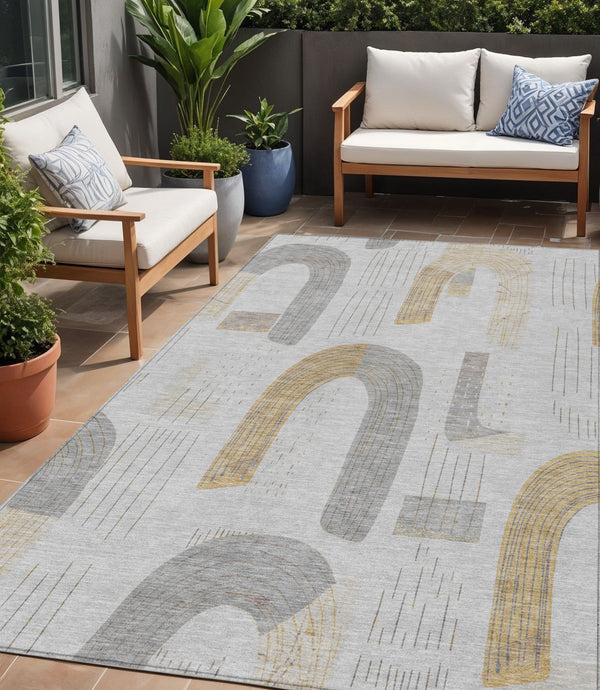 Homeroots 3' Stylish Geometric Washable Area Rug For Indoor And Outdoor Use - Durable And Stain Resistant Design Silver Polyester 618122