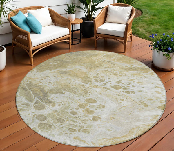 Homeroots 3' X 5' Artistic Green And Ivory Abstract Washable Indoor-outdoor Area Rug For Stylish Spaces Gold Polyester 618300