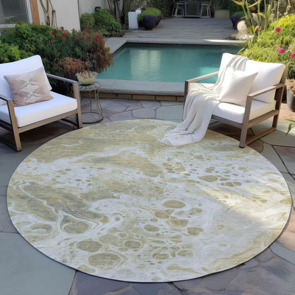 Homeroots 3' X 5' Artistic Green And Ivory Abstract Washable Indoor-outdoor Area Rug For Stylish Spaces Gold Polyester 618300