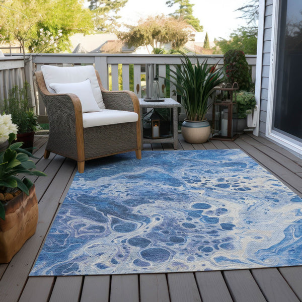 Homeroots 3' X 5' Artistic Green And Ivory Abstract Washable Indoor-outdoor Area Rug For Stylish Spaces Navy Polyester 618305