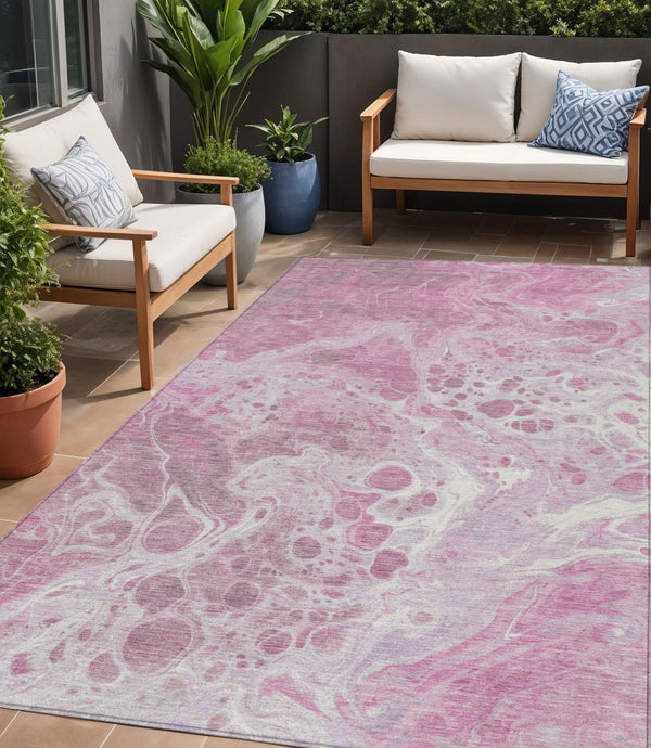 Homeroots 3' X 5' Artistic Green And Ivory Abstract Washable Indoor-outdoor Area Rug For Stylish Spaces Pink Polyester 618311