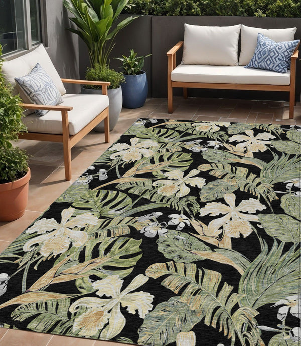Homeroots 3' Stylish Botanical Leaves Area Rug - Durable, Washable, Perfect For Indoor & Outdoor Spaces Black Polyester 618389